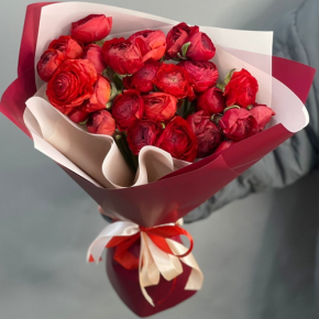 Букет из 21 красного ранункулюса в Кубинке