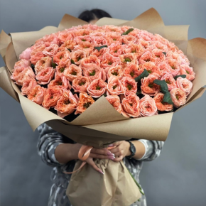 Букет "Персик" из 101 махровой розы Риджентс парк (60 см) в Кубинке
