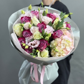 Букет из роз, гортензии и эустом в Кубинке