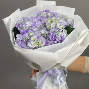 Букет из 5 фиолетовых гортензий в Кубинке