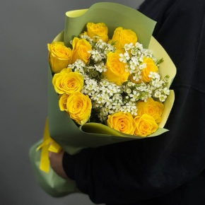 Букет "Нотка счастья" из лимонных роз и хамелациума (40 см) в Кубинке