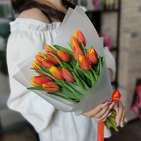 Букет из 15 огненных тюльпанов в Кубинке