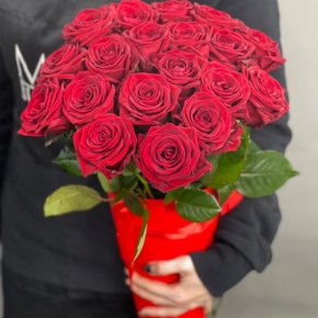 21 красная роза в конусе (50 см) в Кубинке
