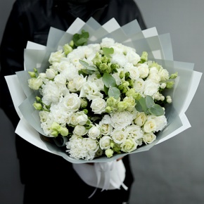 Букет "Маскарпоне" из роз, диантусов, эустом и гиперикума в Кубинке