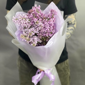 Букет из 9 веток ароматной сирени в Кубинке