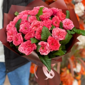 Букет из 25 махровых пионовидных роз Риджентс парк  (60 см) в Кубинке