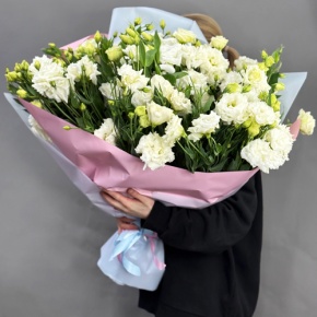 Букет "Изысканность" из 31 белой эустомы в Кубинке