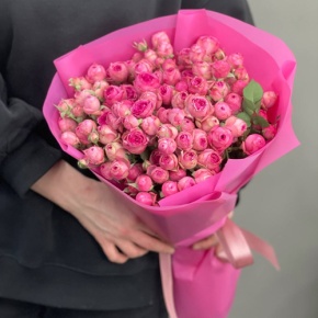 Букет из 17 кустовых роз (50 см) в Кубинке