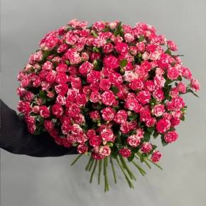Букет из 31 кустовой розы Фаерворкс (60 см) в Кубинке