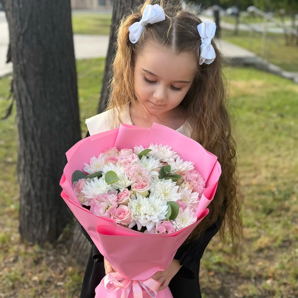 Букет из хризантем, эустом и роз в Кубинке