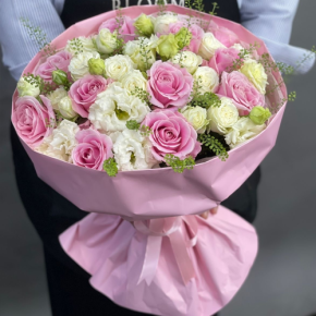 Букет "Нежное признание" из роз и эустом в Кубинке