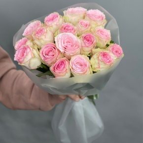 Букет из 17 роз Кения (40 см) в Кубинке