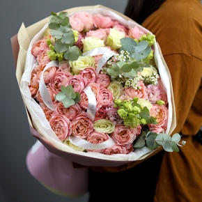 Букет "Миссис" из кустовой розы Джульетта и эустом в Кубинке