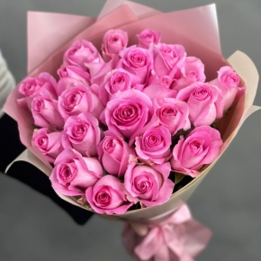 Букет из 25 розовых роз кения (40 см) в Кубинке