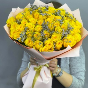Букет из 51 лимонной розы с лимониумом в Кубинке