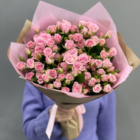 Букет  из 19 кустовых роз (60 см) в Кубинке