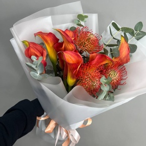 Букет "Империал" из калл, лейко и эвкалипта в Кубинке