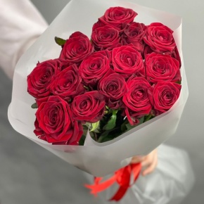 Букетик из 15 красных роз (60 см) в Кубинке