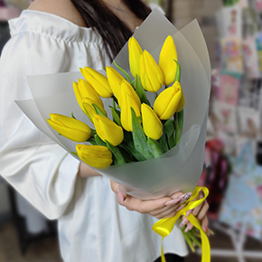 Букет из 15 жёлтых тюльпанов в Кубинке