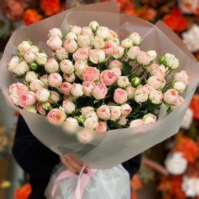 Букет из 35 нежных кустовых роз (40 см) в Кубинке