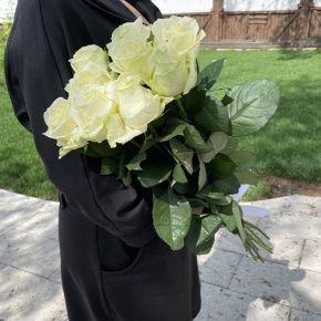 Букет из 9 белых роз (70 см) в Кубинке