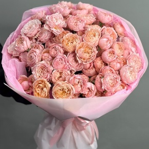 Букет из 35 кустовых пионовидных роз Джульетта (60 см) в Кубинке