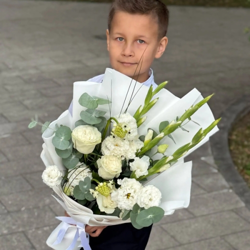 Букет на 1 сентября с гладиолусами, розами, эустомой и орнитогалумом в Кубинке