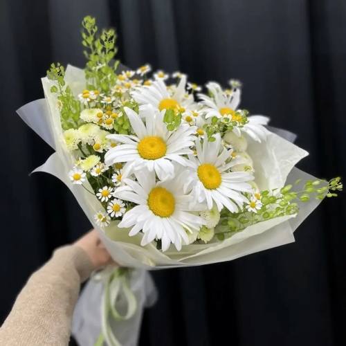 Полевой букет с ромашками и сантини  в Кубинке