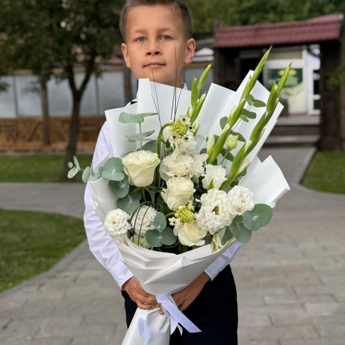 Букет на 1 сентября с гладиолусами, розами, эустомой и орнитогалумом в Кубинке