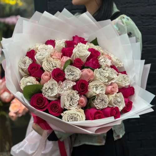 Микс из 51 Эквадорской розы "Малиновый лед" в Кубинке